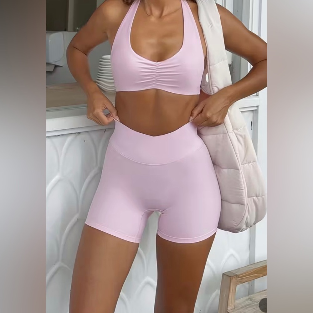NWOT Women's Light Pink set💫 Perfect Pilates Set – XS | Backless Halter Neck 💫